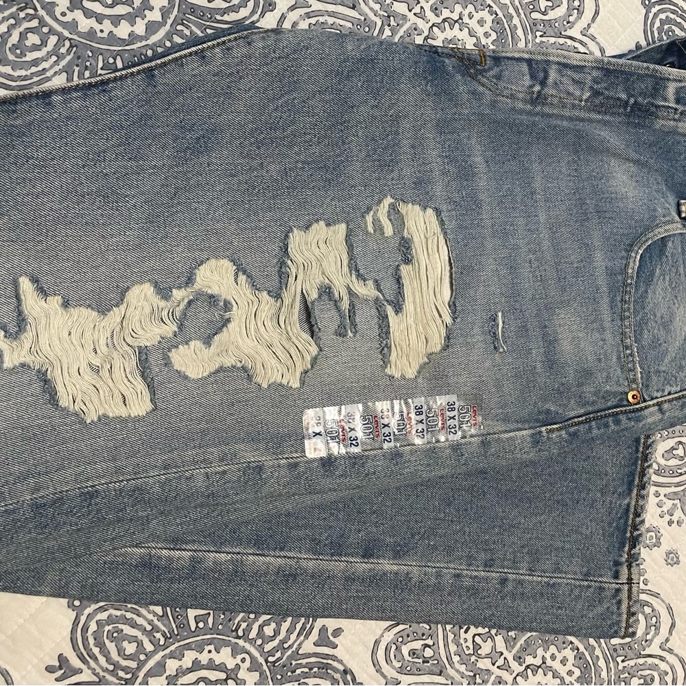 $55 Levi’s Straight Leg Button Fly Men Jeans Size W38 L32